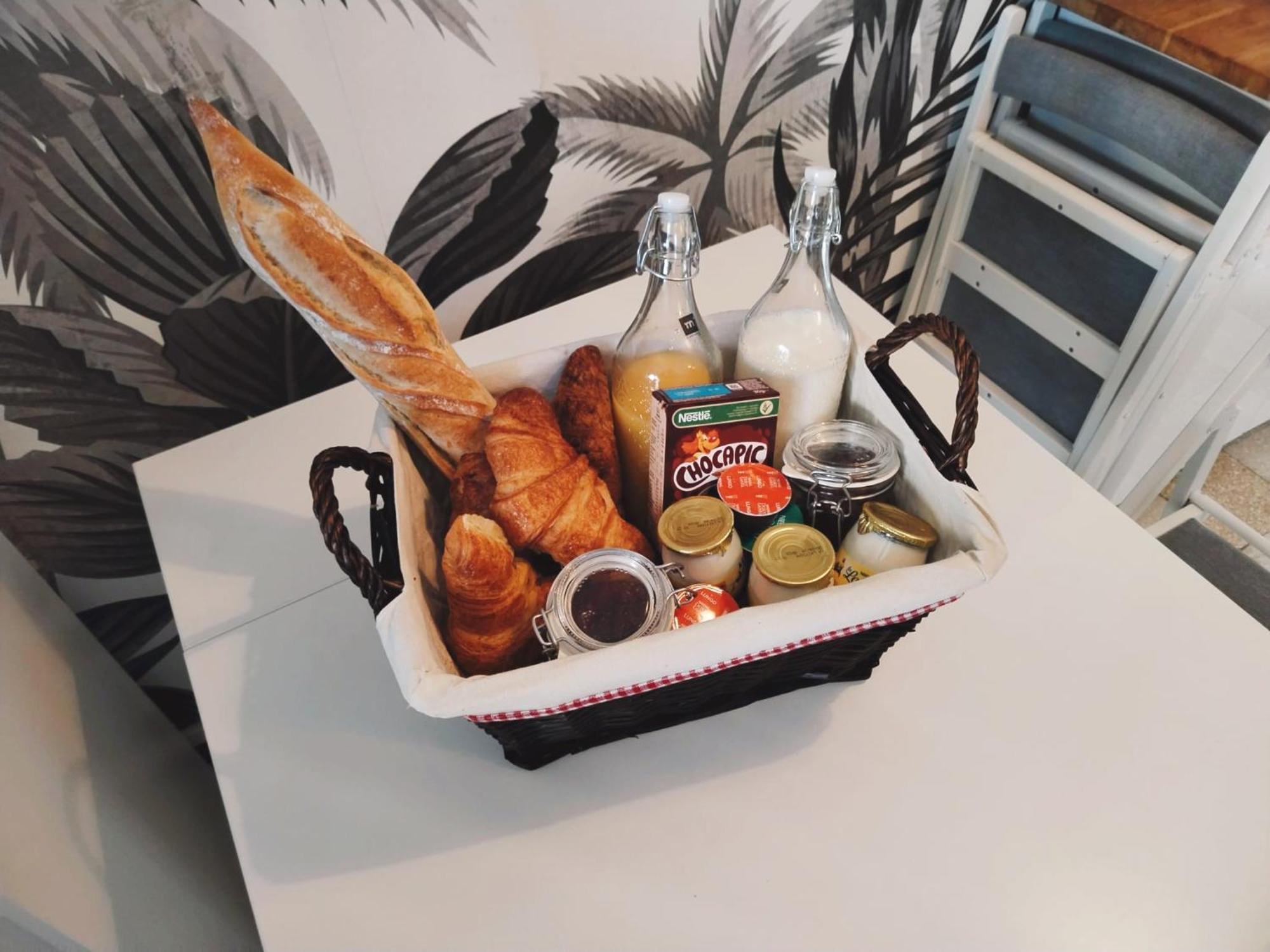 Lamarobile Avec Jardin Et Terrasse Proche Des Grands Buffets, Du Centre Et De La Gare Holiday home *
