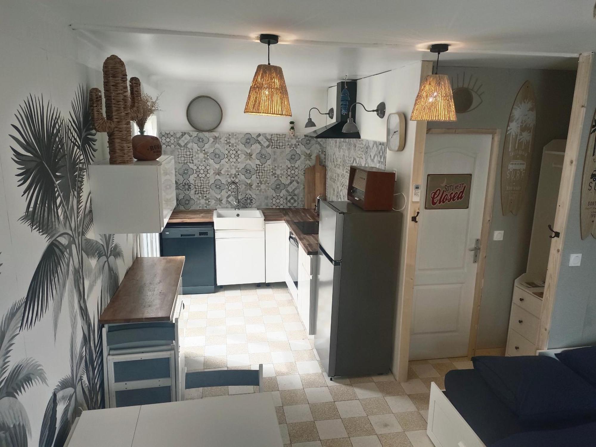 Lamarobile Avec Jardin Et Terrasse Proche Des Grands Buffets, Du Centre Et De La Gare Holiday home Narbonne