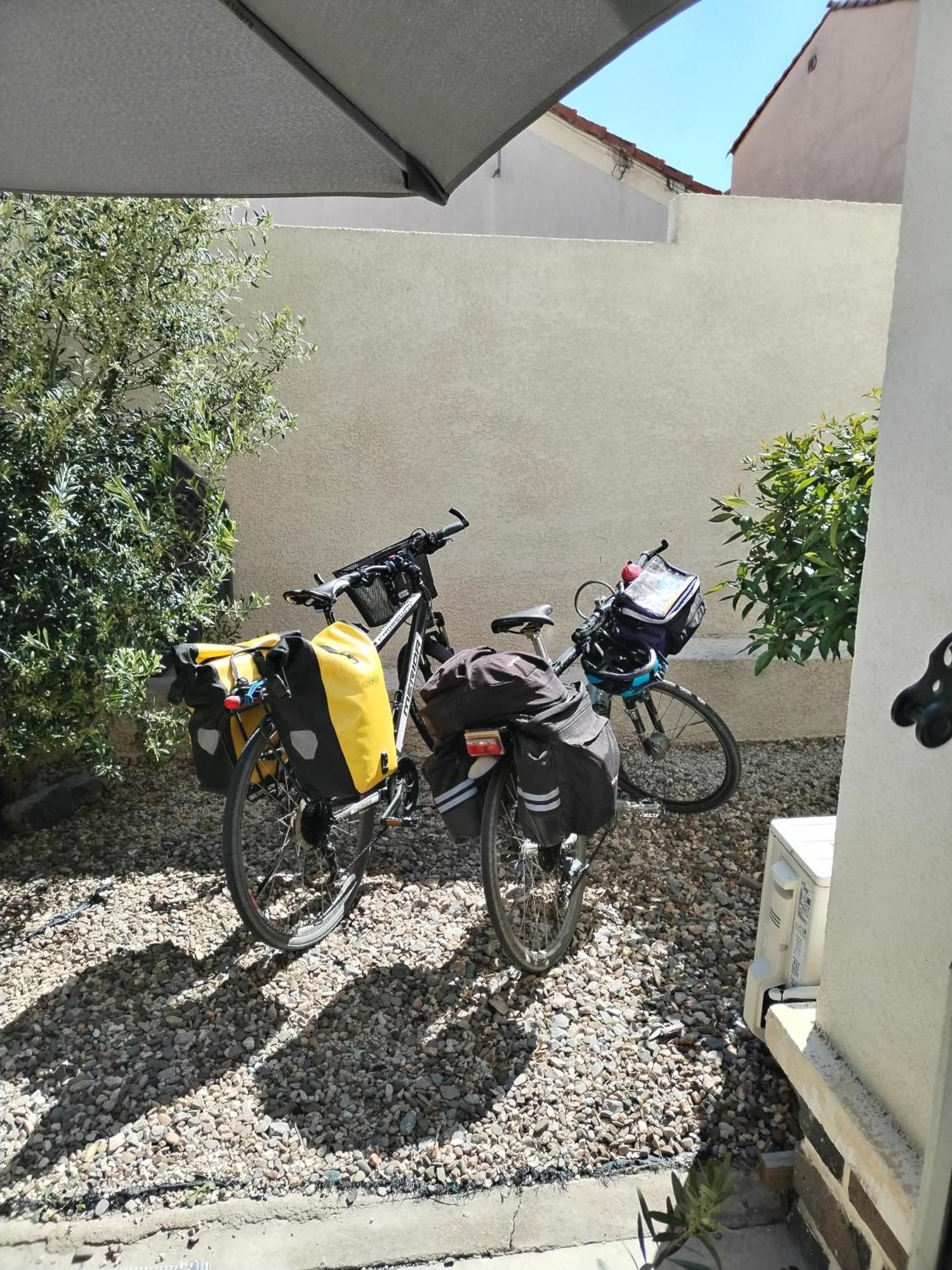 Lamarobile Avec Jardin Et Terrasse Proche Des Grands Buffets, Du Centre Et De La Gare * Narbonne